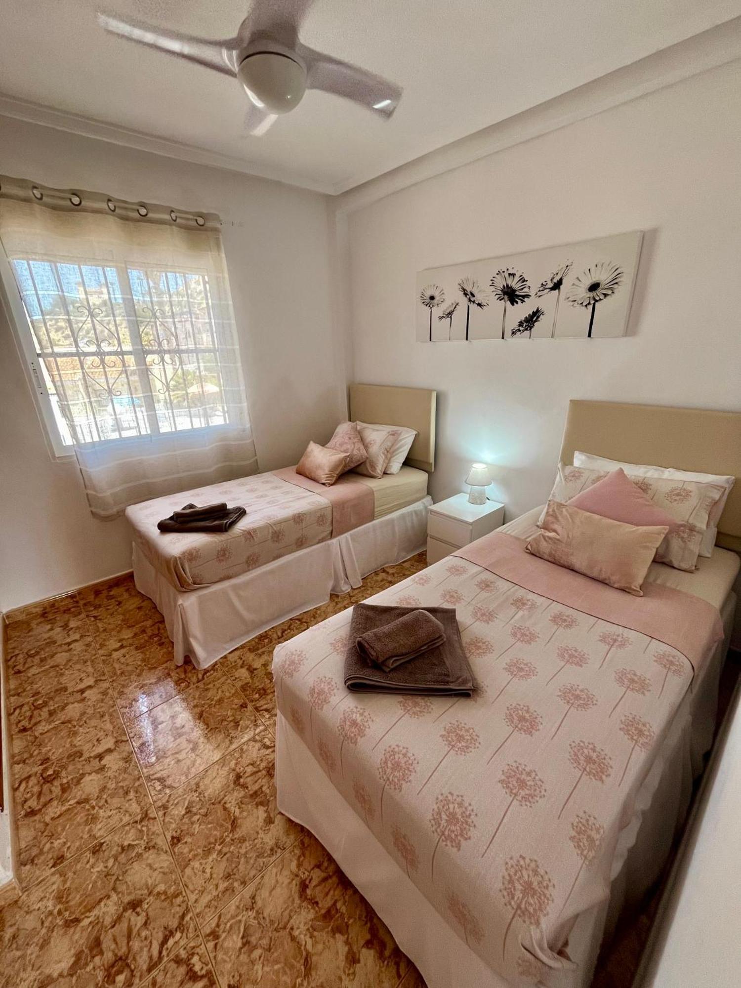 Tranquil Self Catering Golf Course Apartment Аликанте Экстерьер фото
